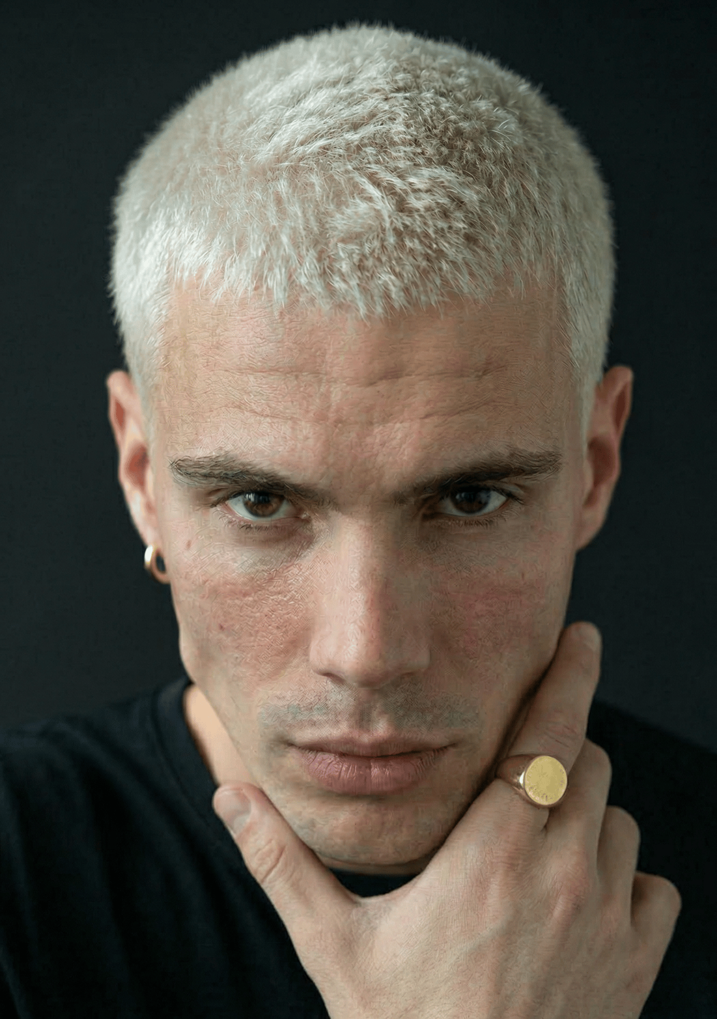 Man_Beauty4_Pose1_Crop_HGschwarz